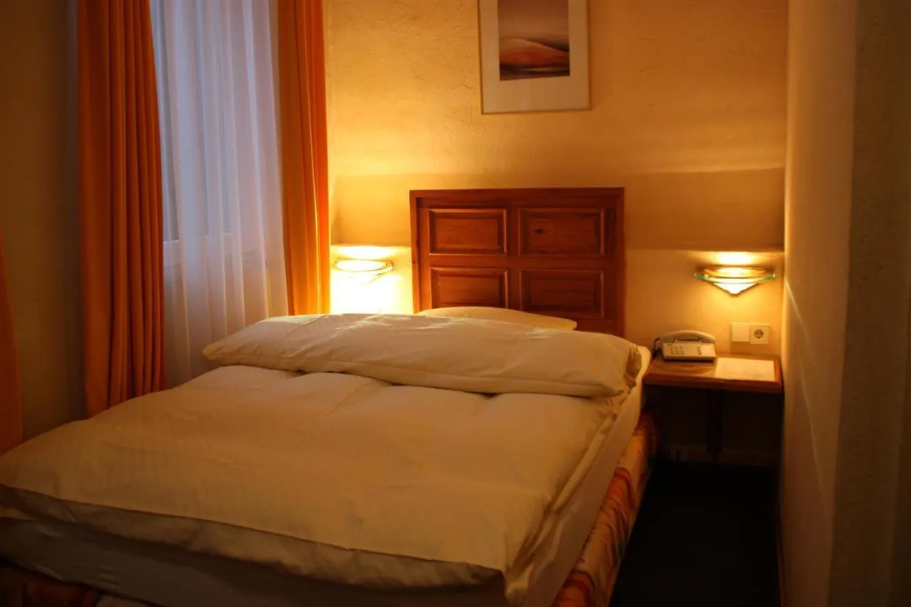****  Hotel Heidelberger Hof Germany