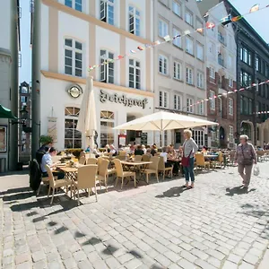 In Der Hamburger Altstadt Contactless Check In Germany